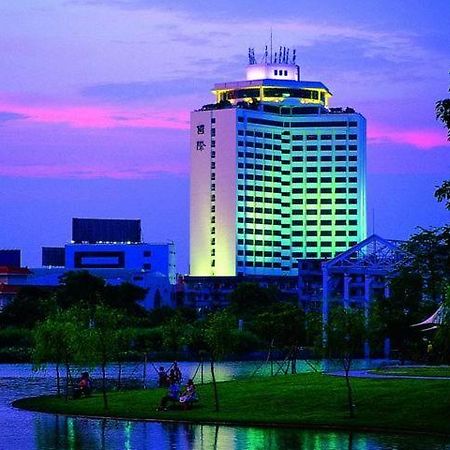 อินเตอร์เนชันแนล โฮเทล จงซาน Hotel ภายนอก รูปภาพ
