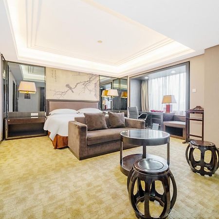 อินเตอร์เนชันแนล โฮเทล จงซาน Hotel ภายนอก รูปภาพ