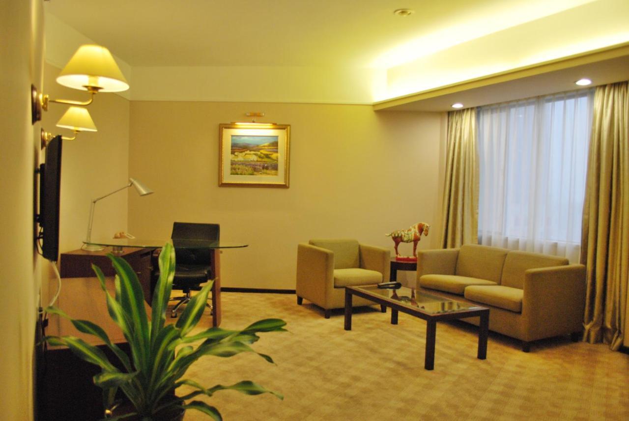 อินเตอร์เนชันแนล โฮเทล จงซาน Hotel ภายนอก รูปภาพ