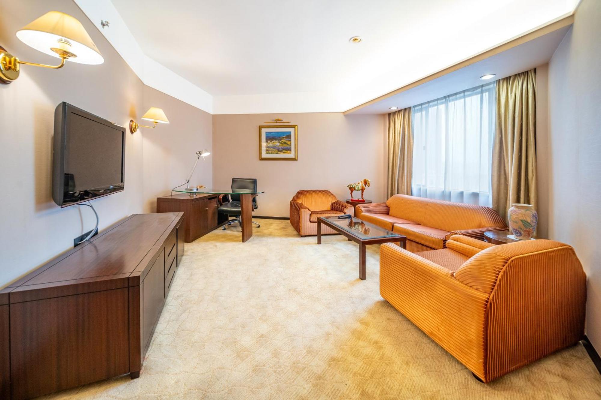 อินเตอร์เนชันแนล โฮเทล จงซาน Hotel ภายนอก รูปภาพ